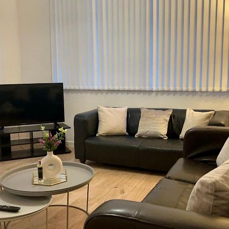 Alexander Apartments Powdene House Нюкасъл ъпон Тайн Екстериор снимка