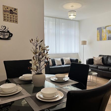 Alexander Apartments Powdene House Нюкасъл ъпон Тайн Екстериор снимка
